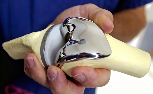 Medical Implant Finishing: How Ceramic Fiber Brushes Optimize Deburring for Titanium Medical Parts
