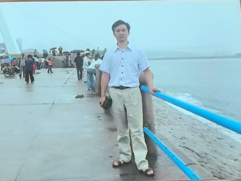 LG Brush founder standing at a waterfront promenade