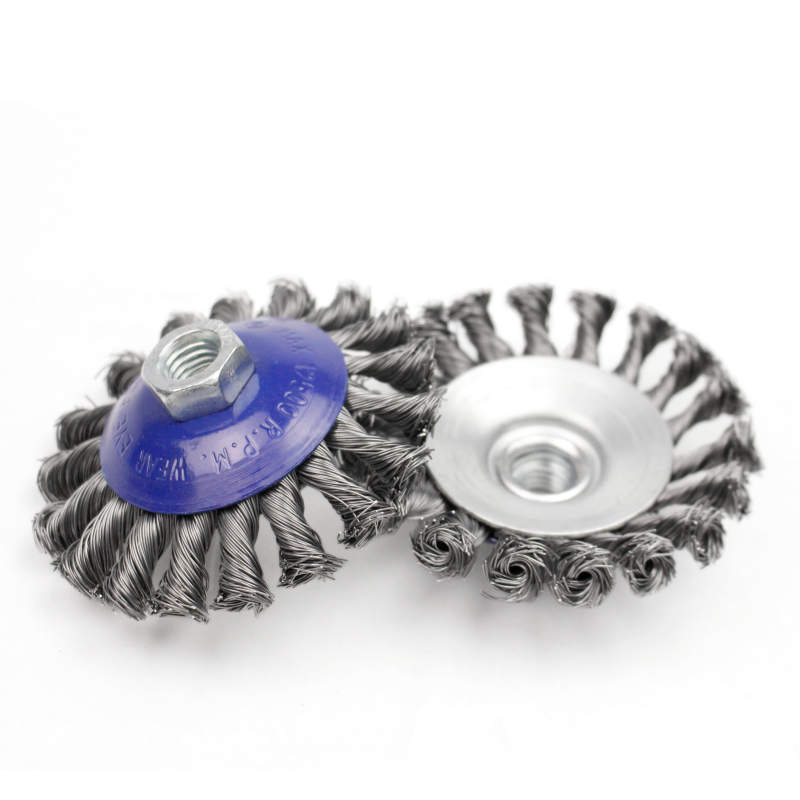 Twisted Knot Plate Brush